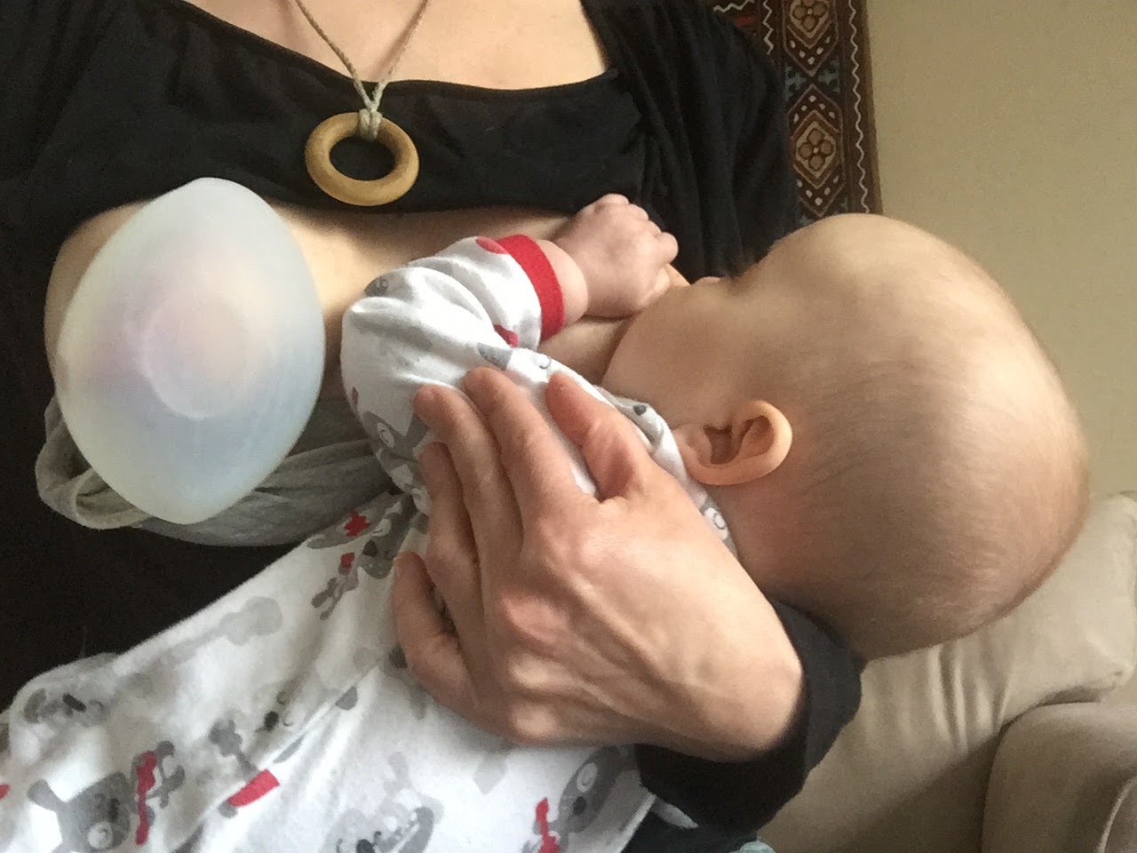 kindestcup for milk collection while breastfeeding